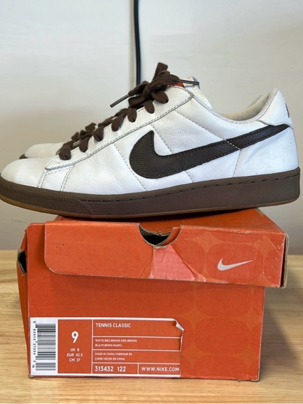 Nike Men’s White & Brown Low-Top Leather Sneakers